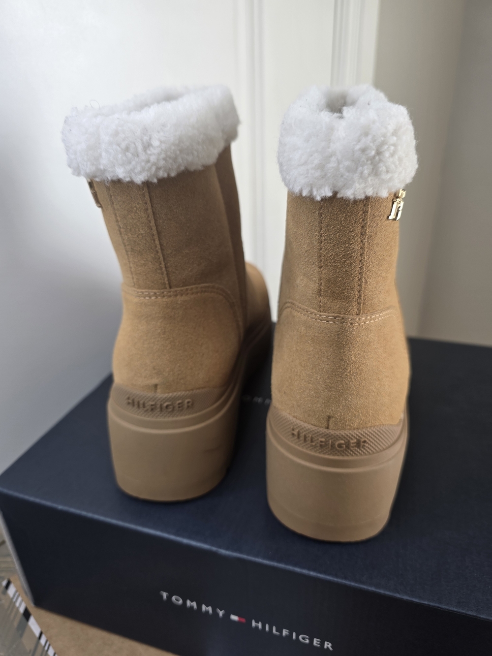 Tommy Hilfiger Women's Tan Suede Shearling-Trim Platform Boots